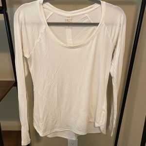 CALIA by Carrie Underwood - White long sleeve top